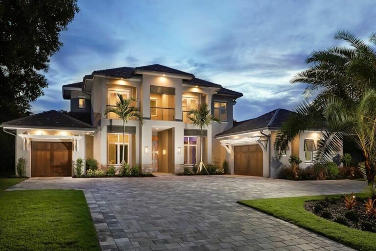 2-Story 4-Bedroom Florida House with Spectacular Balconies and Rec Room (Floor Plan)