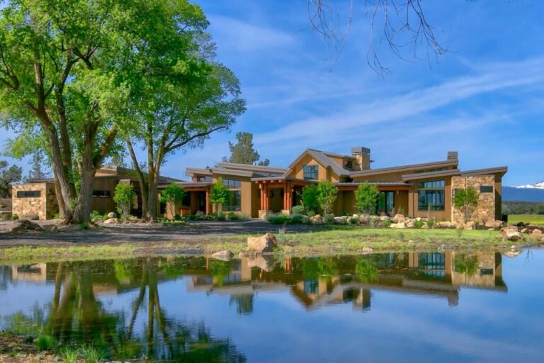 1-Story 4-Bedroom Luxury Modern House with Panoramic Views (Floor Plan)