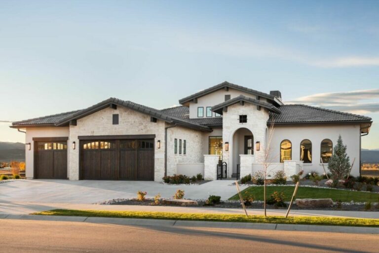 4-Bedroom Single-Story Contemporary Tuscan-Inspired Home with Lower Level Expansion (Floor Plan)