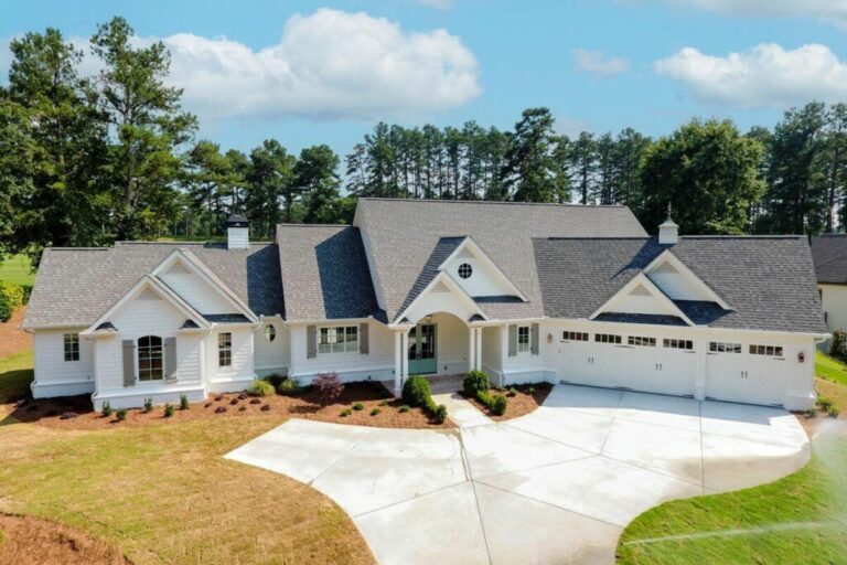 4-Bedroom 2-Story Country Craftsman Home With a French Door Foyer (Floor Plan)