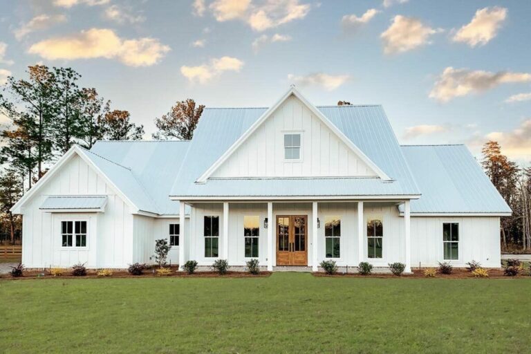 Modern 4-Bedroom 1-Story Farmhouse With Rear Grilling Porch (Floor Plan)