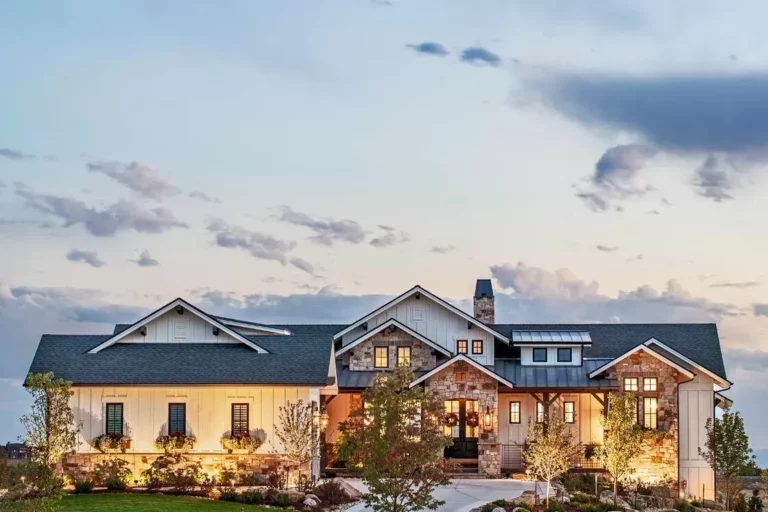 6-Bedroom 1-Story New American House With 3-Car Garage (Floor Plan)