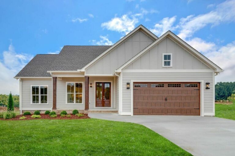 3-Bedroom Single-Story Farmhouse With Timber Porch and 2-Car Garage(Floor Plan)
