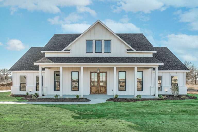 5-Bedroom 2-Story Modern Farmhouse With Front Porch (Floor Plan)