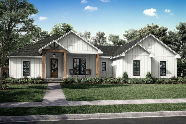 1-Story 3-Bedroom Country House With Front to Back Kitchen and Pantry (Floor Plan)